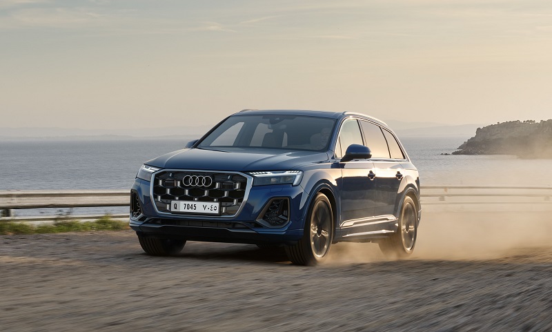 Audi Q7 تصميمها الجديد بين الراحة والفخامة وعناصر التصميم المتقدمة 