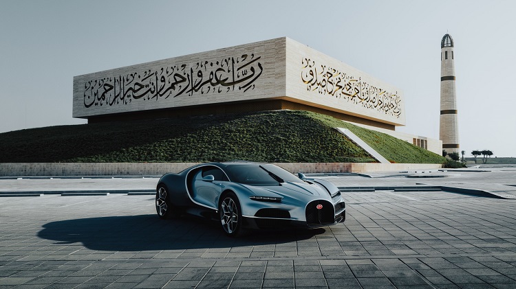 Bugatti تزيح الستار عن Tourbillon