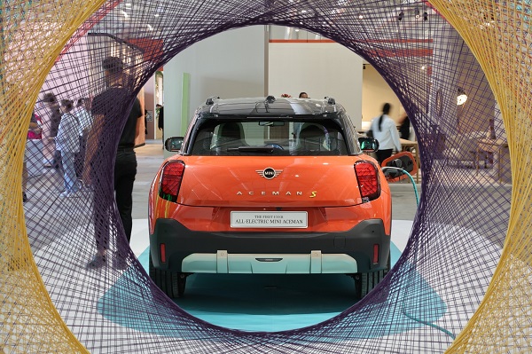 تصميم MINI المتميّز يتجلّى بأبهى جوانبه 2024