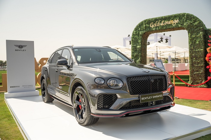 بنتلي الإمارات تكشف النقاب عن Bentayga S Black Edition