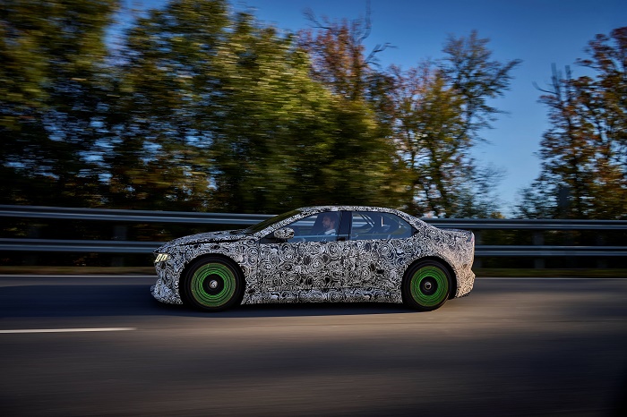 Heart of Joy BMW Vision أقصى اختبار للتحمّل و تجربة قيادة مميزة 