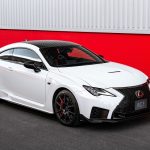 لكزس RC F سيارة الكوبيه الشهيرة