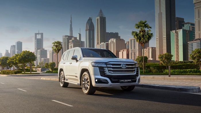 تويوتا لاند كروزر LC300 هايبرد في أول ظهور عالمي لها