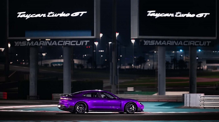 بورشه تايكان توربو GT اول لسيارة كهربائية من خط الإنتاج ألى حلبة مرسى ياس