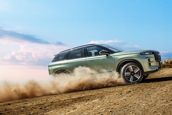 جايكو J7 SHS: سيارة دفع رباعي ذاتية الشحن ترتقي بمفهوم مدى القيادة الطويل إلى مستوى جديد