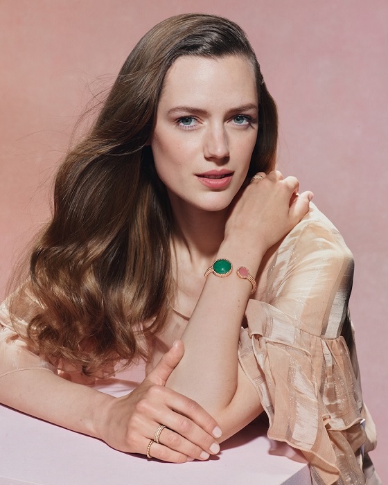 فان كليف أند آربلز تكشف عن ساعات بيرليه فروي أنشانتيه: تحفة فنية من التوت الثمين