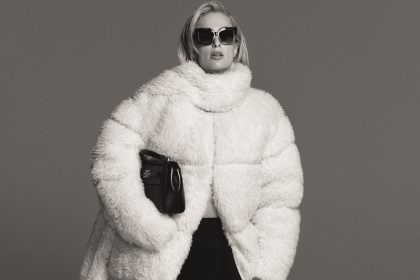 باريس هيلتون تتألق في حملة كارل لاغرفيلد لخريف وشتاء 2025