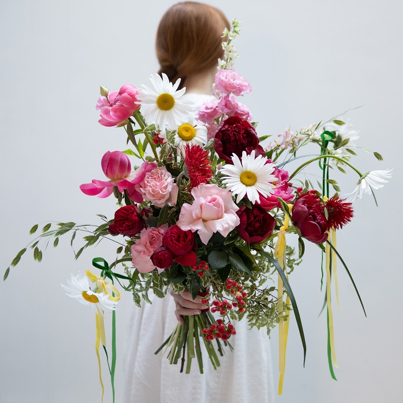 ليوم زفاف أسطوري إليكِ أبرز الاتجاهات لزهور الأعراس في 26