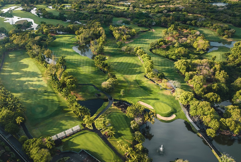 الجزر مقابل صخب المدن لماذا منتجعات كونستانس تقدم لك الهدوء الذي تستحقه