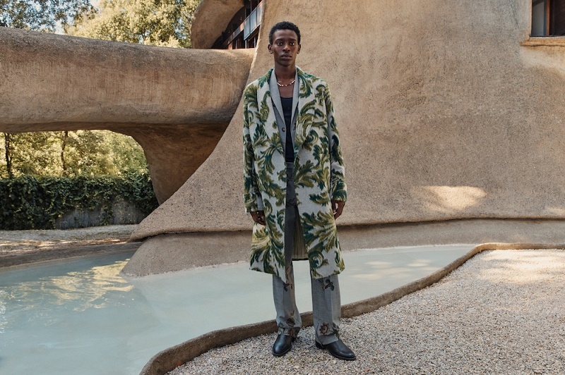 Etro FW25/26  سحر المستقبل البدائي  