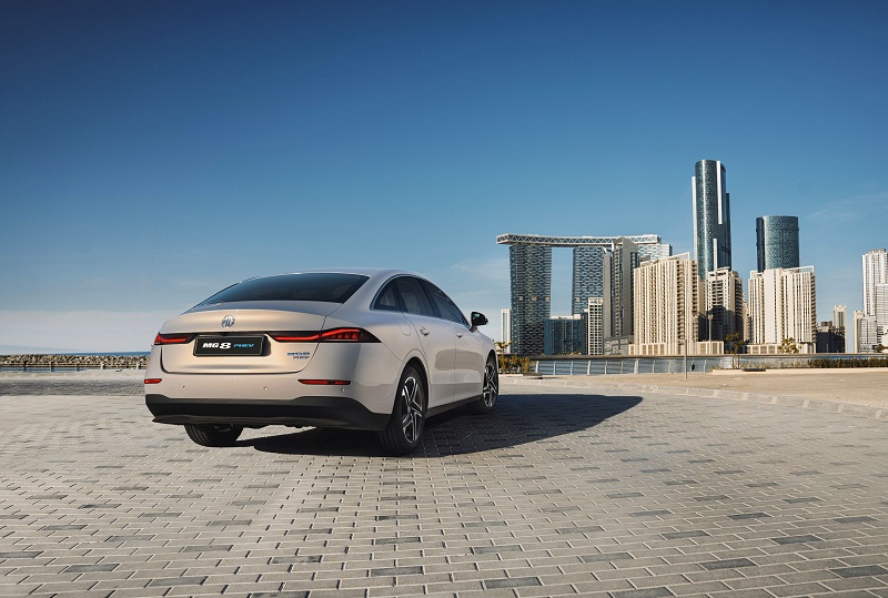 MG 8 PHEV سيارة المستقبل الهجينة التي تكسر الأرقام  