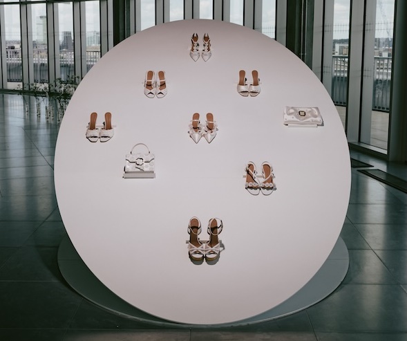 Malone Souliers SS26 الأناقة تتألق في أسبوع الموضة بلندن