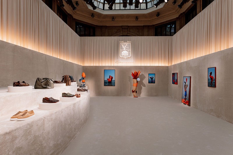 Santoni ربيع وصيف 2026 عندما يلتقي التراث بالفن في أسبوع ميلانو للموضة