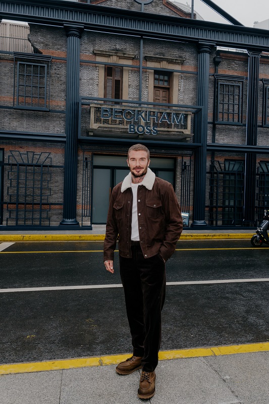 ديفيد بيكهام وبوس يحتفلان بمجموعة الخريف والشتاء 2025  