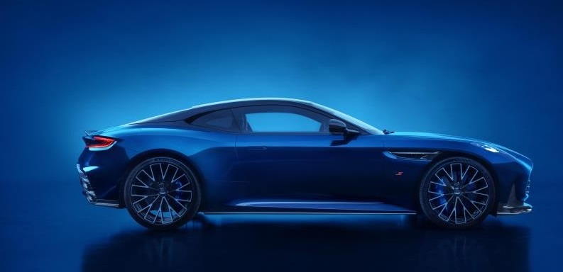 أستون مارتن DB12 S redefining the Super Tourer