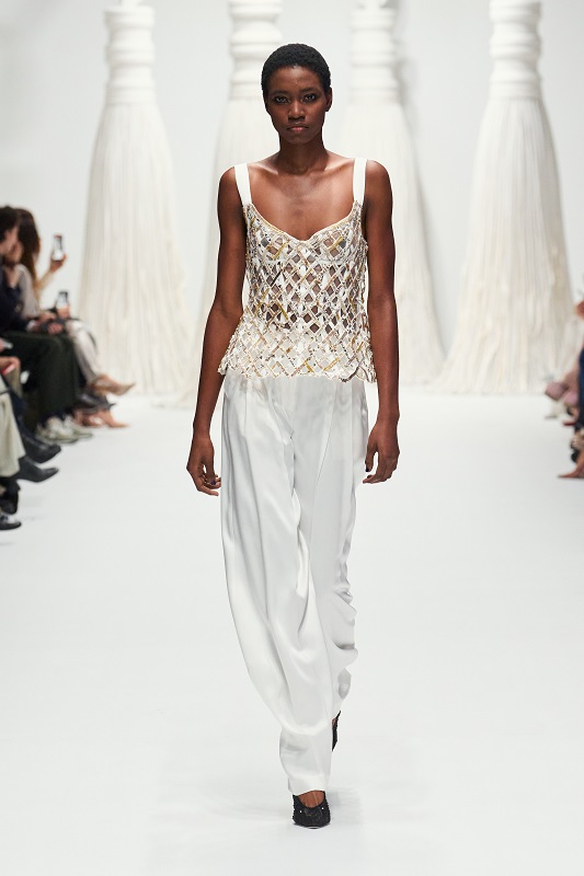  يميز هذه المجموعة هو لوحة الألوان الفاخرة