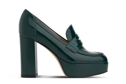 دليلك لأحذية الخريف الفاخرة جيانفيتو روسي يُبهر بمزيج الملمس