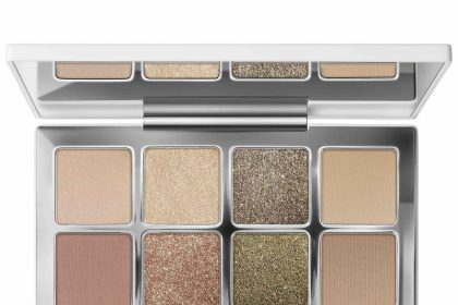 SurrealSkin ® Natural Finish Foundation. بشرة طبيعية خالية من العيوب