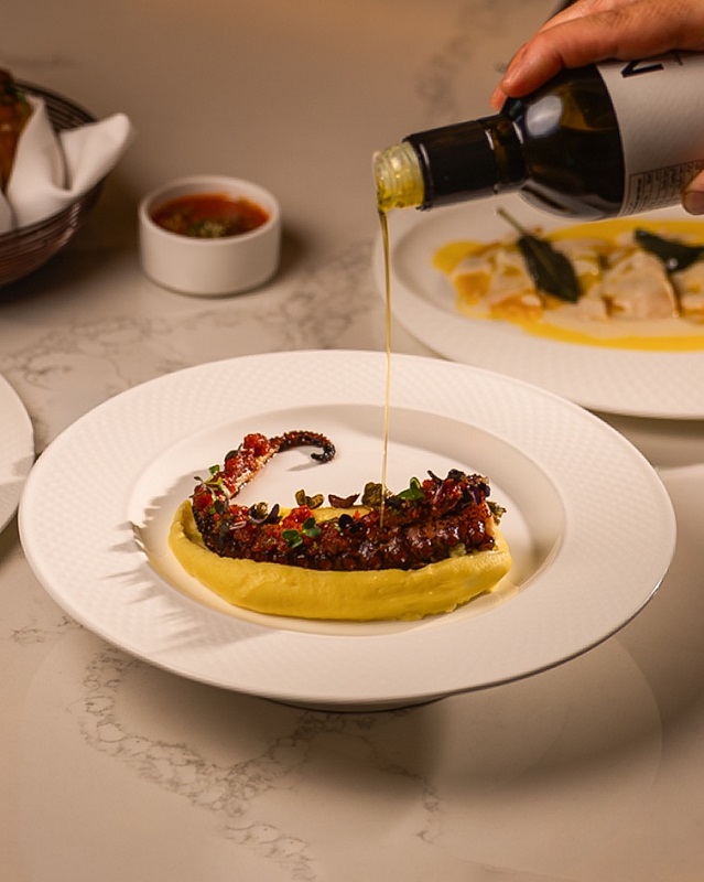 أورمي أوستيريا رحلة إلى قلب إيطاليا في فندق بالاس دبي كريك هاربر