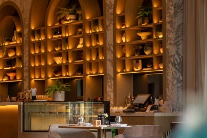 أورمي أوستيريا رحلة إلى قلب إيطاليا في فندق بالاس دبي كريك هاربر