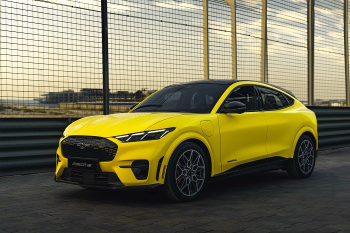 2 فورد موستينغ ماك-إي جي تي أيقونة السرعة الكهربائية 2026