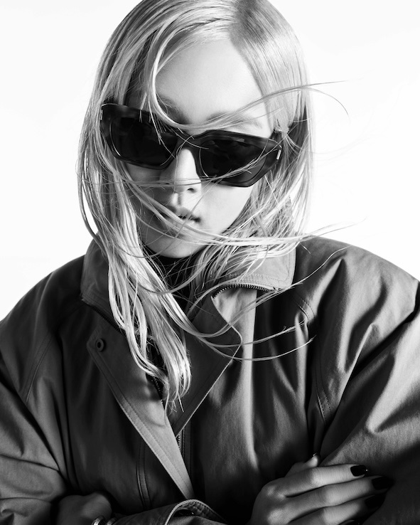 أناقة هندسية مجموعة نظارات سان لوران لخريف 2025 2 أناقة هندسية مجموعة نظارات سان لوران لخريف 2025