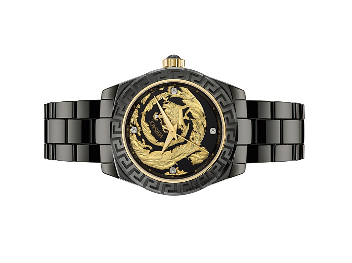 فيرساتشي تتوّج 20 عاماً من الأناقة بإصدار DV ONE الأيقونية