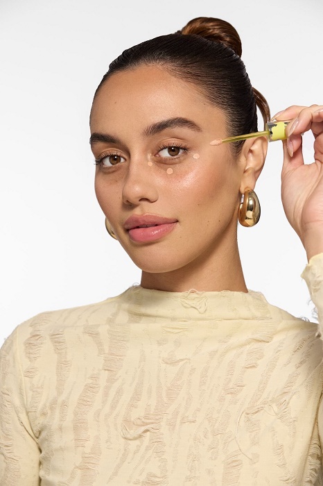 وداعاً للهالات السوداء روتين كوساس الجديد لتفتيح وتحسين منطقة تحت العين 