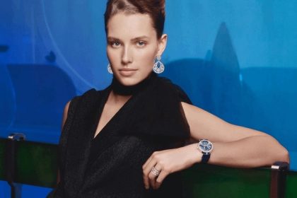 فان كليف أند آربلز تأخذكم في رحلة ساحرة عبر شعرية الوقت