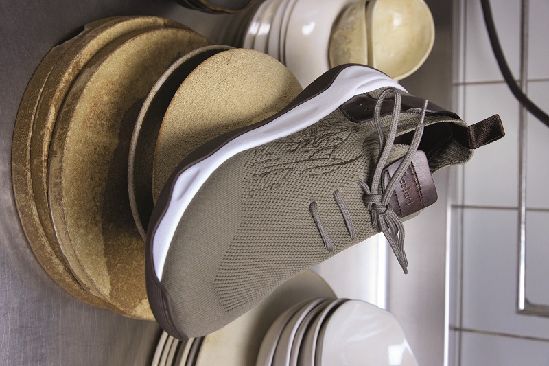 بيرلوتي تكشف عن حذاء سنيكر قمة الأناقة والابتكار في عالم الأحذية