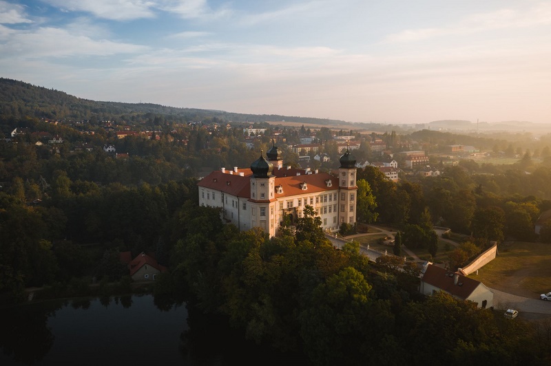 التشيك حكايات خيالية بين الثلوج دليل استكشاف قلاع وقصور 3 التشيك حكايات خيالية بين الثلوج دليل استكشاف قلاع وقصور