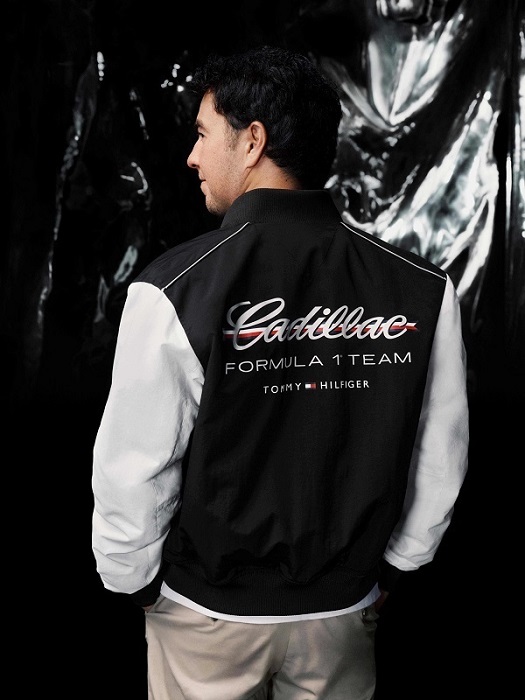 تومي هيلفيغر وكاديلاك فورمولا 1 أزياء المشجعين لموسم 2026 