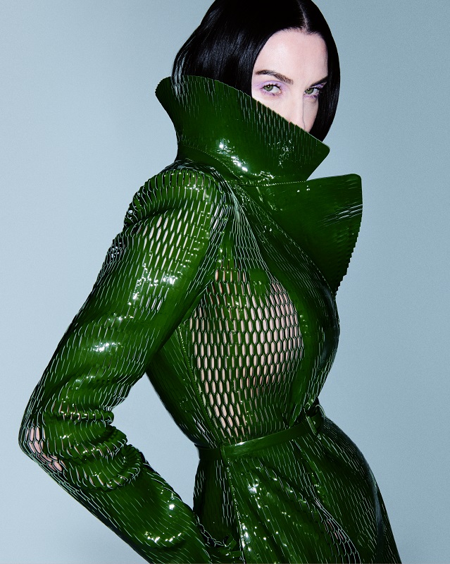 توم فورد ربيع وصيف 2026 فن الإغواء وسحر الليالي