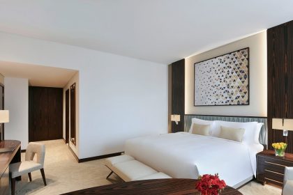 سوفيتل دبي ذا أوبليسك حيث تلتقي عظمة الأهرامات بـ فن العيش الفرنسي في قلب دبي