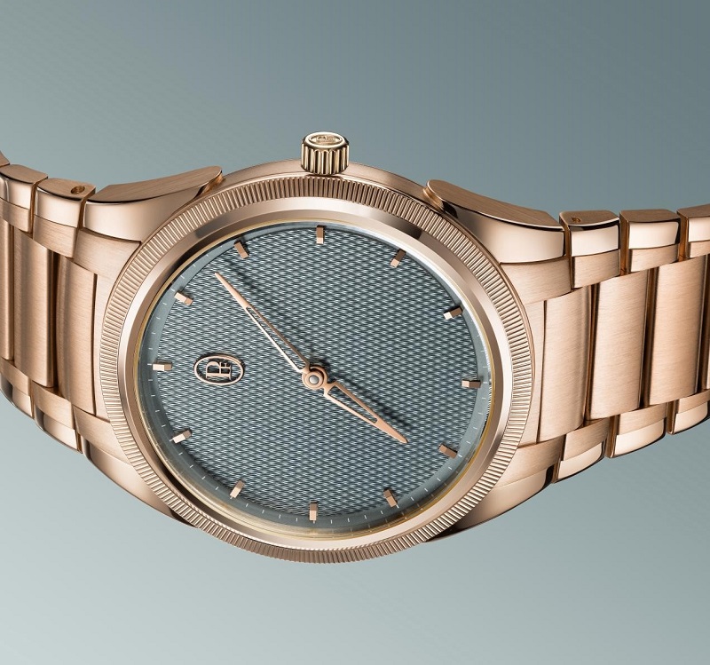 بلون الأغاف الأزرق بارميجياني فلورييه تعيد تعريف الفخامة الهادئة