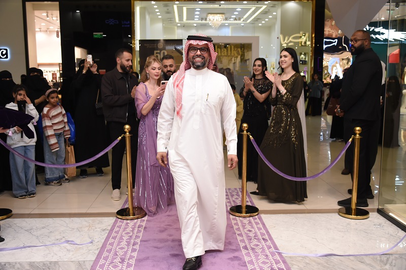 في خطوة تثري عالم الموضة المصمم قاسم القاسم يفتتح أحدث فروع بوتيك شالكي النخيل مول بالرياض