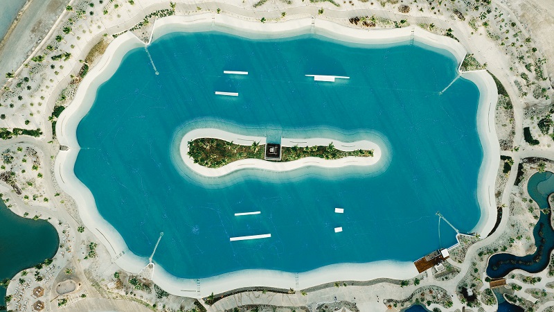 أدرينا البحر الأحمر: وجهتك الجديدة للمغامرة والترفيه على الساحل السعودي