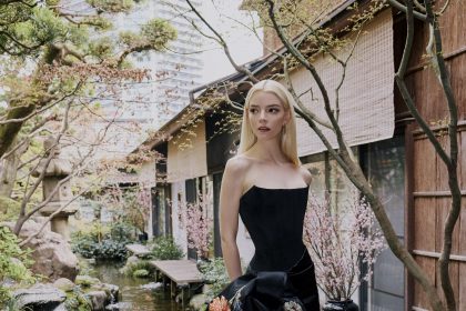 نيا تايلور-جوي تتألق بإطلالة من جيفنشي خلال جولتها الترويجية لفيلم سوبر ماريو جالاكسي