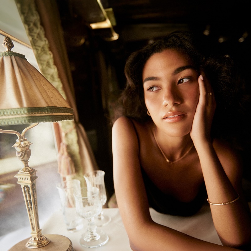 أوليفيا دين تنضم إلى آورجلاس في حملة تجميل سينمائية