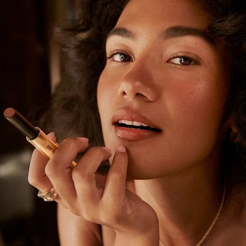 أوليفيا دين تنضم إلى آورجلاس في حملة تجميل سينمائية