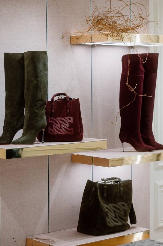 كاسادي خريف وشتاء 26 27 سحر الطبيعة يعيد صياغة كعب Blade الأيقوني