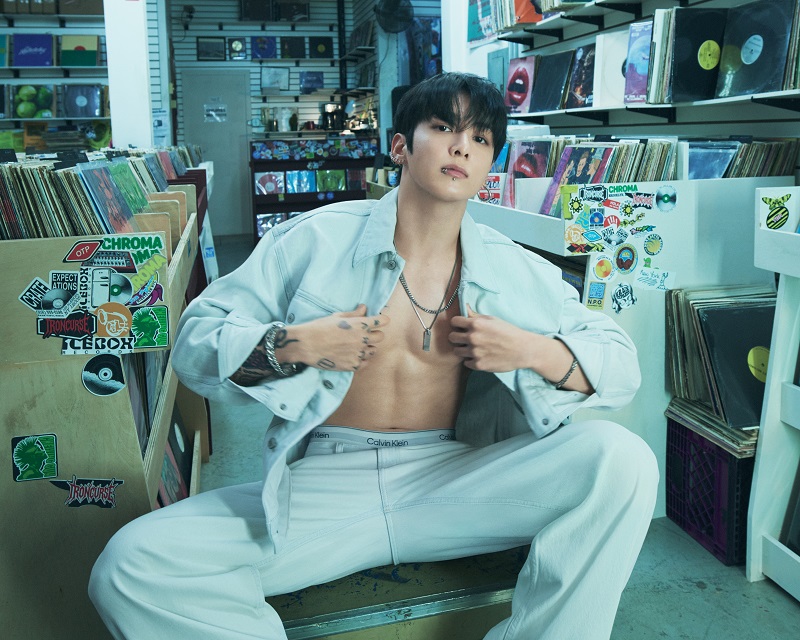 جونغكوك يتألق في حملة كالفن كلاين الجديدة لموسم ربيع 2026: دمج الموسيقى بالموضة