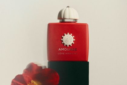 عطر لوف هيبيسكاس من أمواج رحلة حسية تجمع غموض الكركديه بذكريات الطفولة