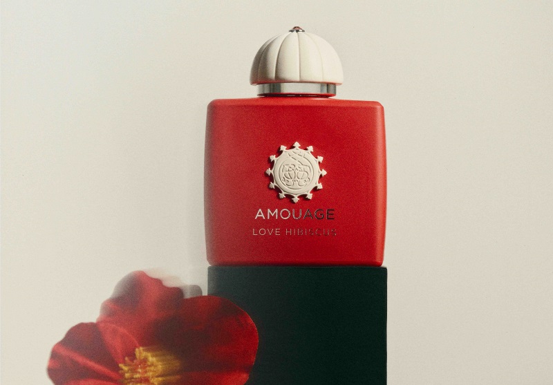 عطر لوف هيبيسكاس من أمواج رحلة حسية تجمع غموض الكركديه بذكريات الطفولة