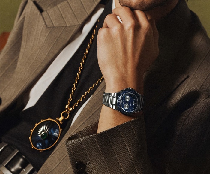  ساعة غريكا رياكشن من فيرساتشه لموسم ربيع وصيف 2026  