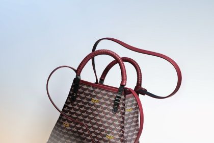 حقيبة Double Battle من فوريه لو باج المفهوم الجديد لأناقة الصيف