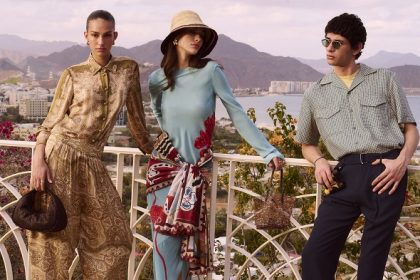 أزياء ربيع وصيف 2026 من بلومينغديلز أناقة متجددة وحملة عودة طال انتظارها