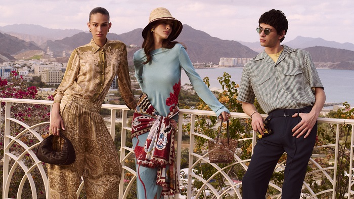 أزياء ربيع وصيف 2026 من بلومينغديلز أناقة متجددة وحملة عودة طال انتظارها