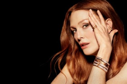 جوليان مور وإيرينا شايك تتألقان في حملة ميسيكا لمجموعة موديرنيست