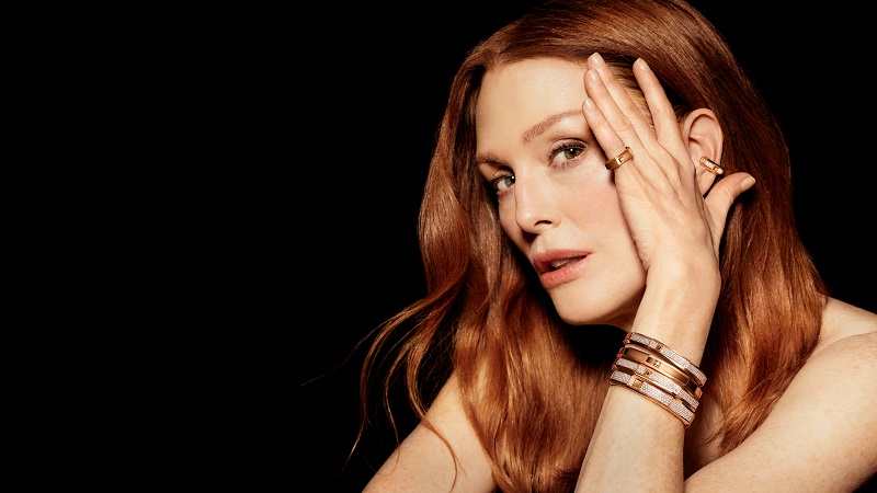 جوليان مور وإيرينا شايك تتألقان في حملة ميسيكا لمجموعة موديرنيست